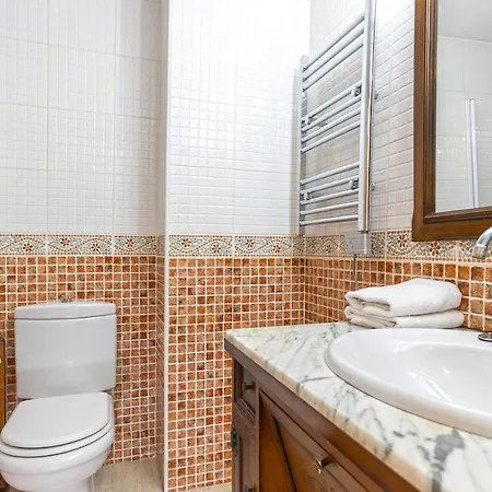 -malagasunapts- West Seafood & Relax Апартаменты Малага